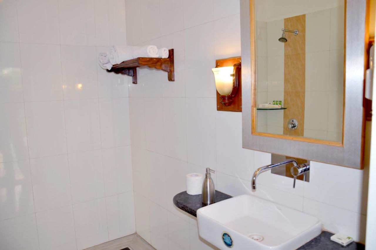 Hotel Sunbird Bharatpur Εξωτερικό φωτογραφία