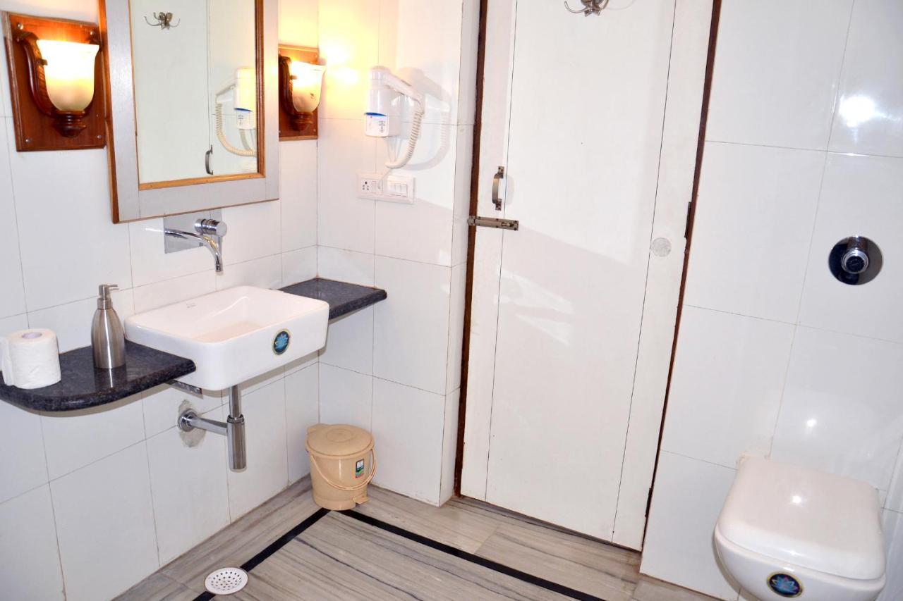 Hotel Sunbird Bharatpur Εξωτερικό φωτογραφία